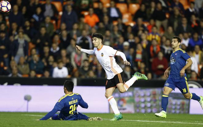 Carlos Soler celebrando el gol ante el Celta (Fuente: VCF)