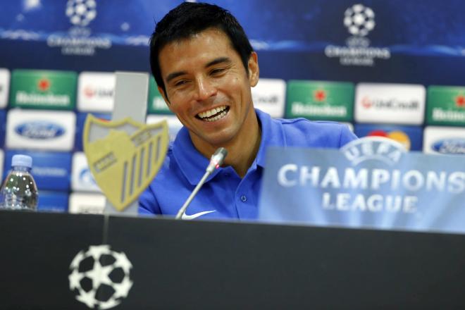 Saviola, en una rueda de prensa con el Málaga en Champions League.