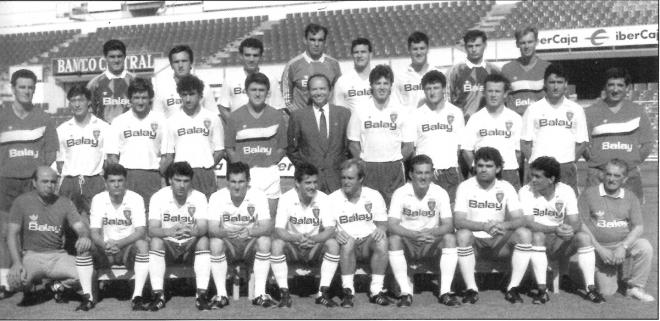 Plantilla del Real Zaragoza 1989/90 con Antic al frente (Foto: Archivo).