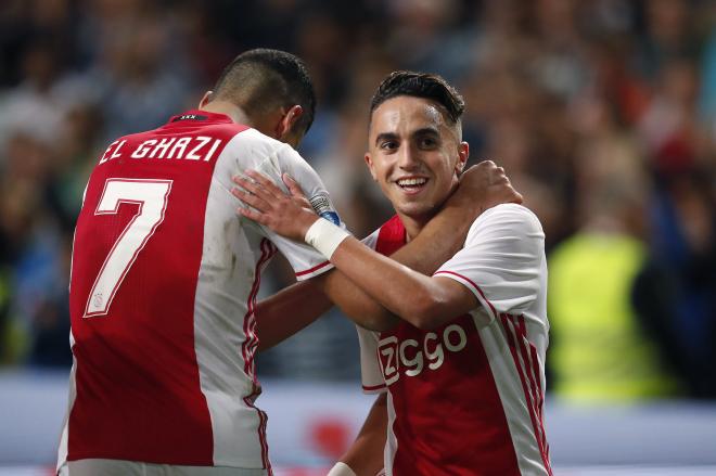 Los jugadores del Ajax celebran un gol en la Eredivisie.