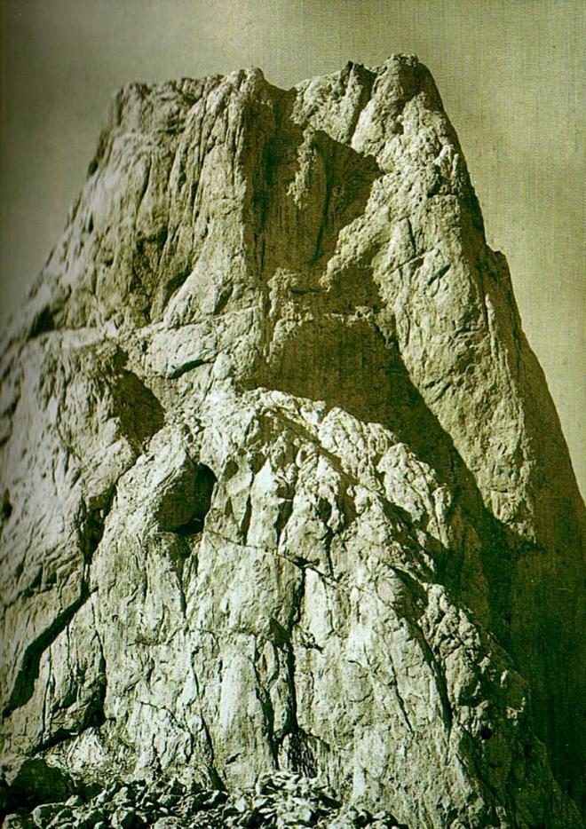 El 27 de agosto de 1925 Ángel de Sopeña quedó en paz con la peleona montaña asturiana.