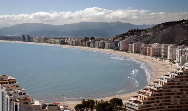 Playa valenciana ahora desierta por el coronavirus (Foto: EFE)