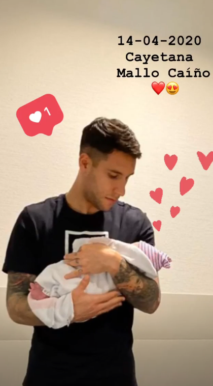 Hugo Mallo, junto a la recién nacida Cayetana (Foto: Instagram).
