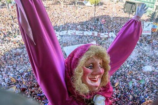 Mari Jaia, simbolo de la Aste Nagusia bilbaína, no saldrá a las calles en este verano de 2020.
