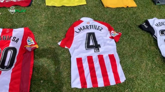 La camiseta de Iñigo Martínez tiene un lugar en el once de Marc Bartra.