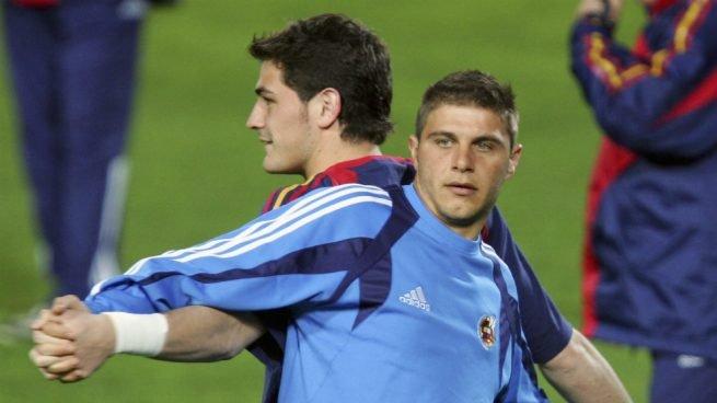Íker Casillas y Joaquín, entrenando con la selección española.