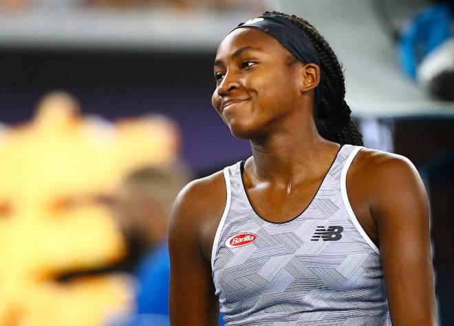 Coco Gauff se lamenta durante un partido.