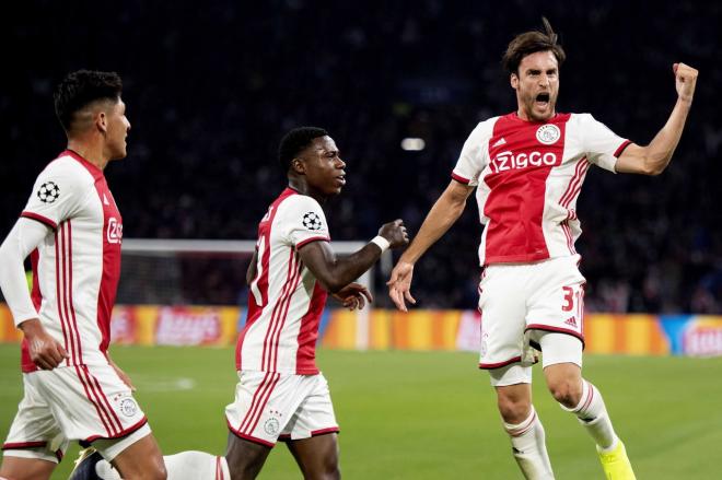 Tagliafico celebra un gol con el Ajax.