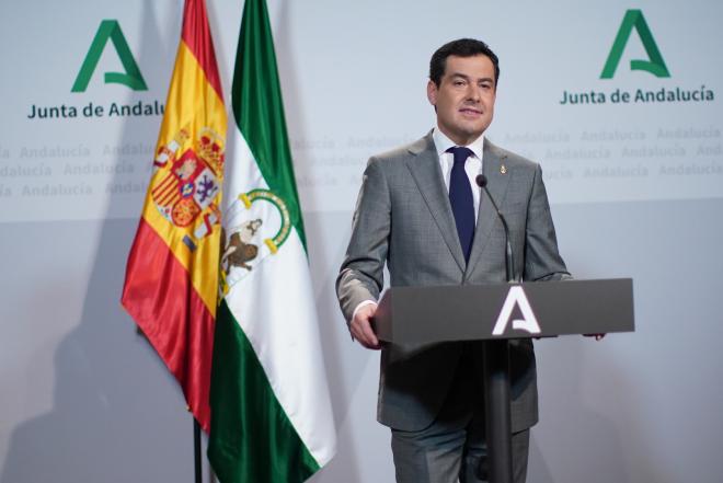 El presidente de la Junta de Andalucía, Juanma Moreno, en una rueda de prensa sobre el coronavirus.