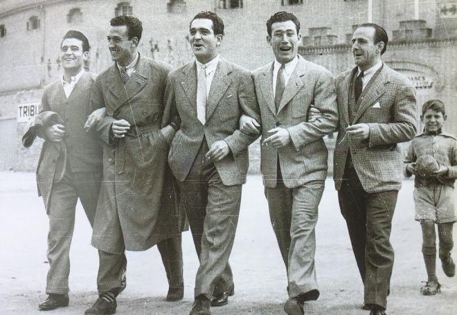 La delantera eléctrica del Valencia CF: De izquierda a derecha, Epi, Amadeo, Mundo, Asensi y Gorostiza.