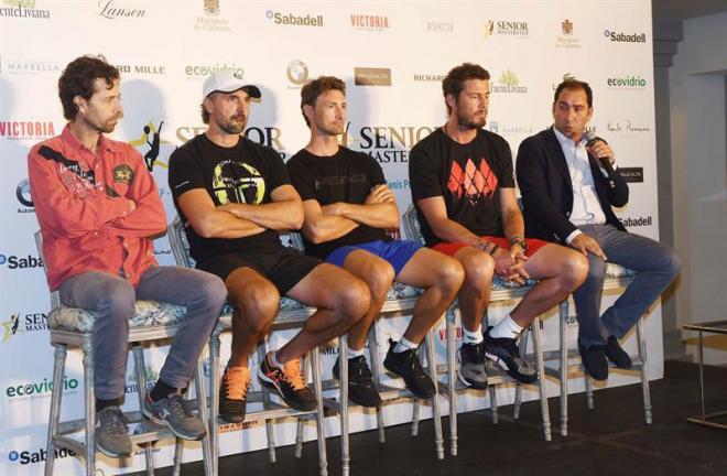 Francisco Clavet, Goran Ivanisevic, Juan Carlos Ferrero, Marat Safin y Albert Costa, durante la pre