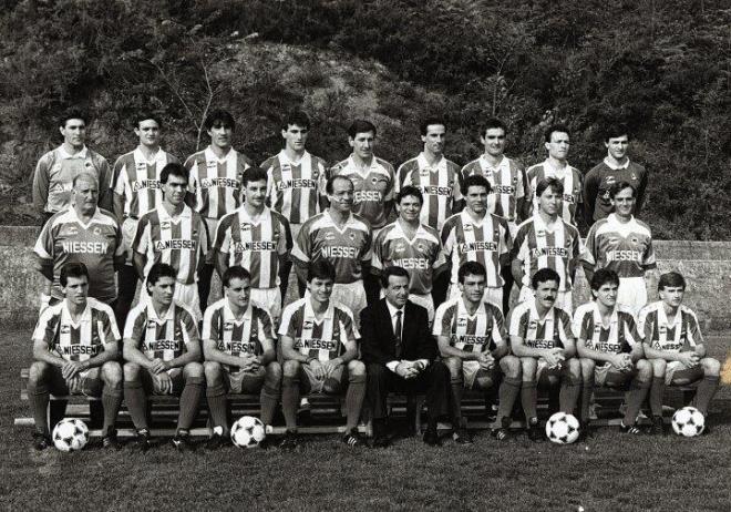 Plantilla de la Real Sociedad de la temporada 1989-1990.