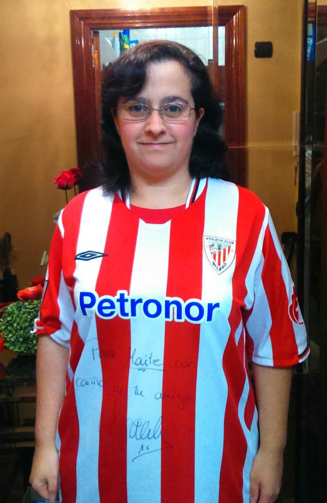 Maite Merino, integrante de la Peña Deusto del Athletic Club de Bilbao.