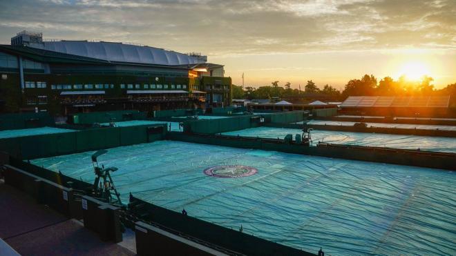 Pistas de Wimbledon cubiertas (FOTO: @Wimbledon).