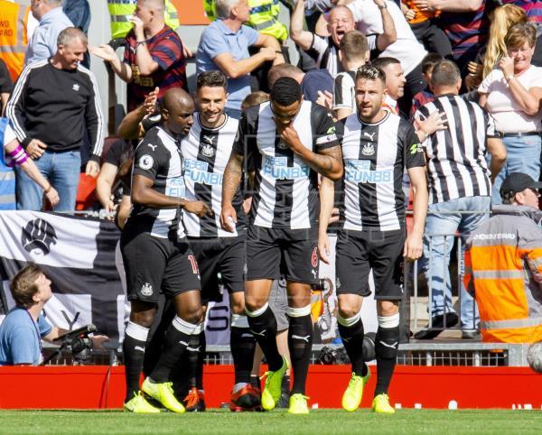 Los jugadores del Newcastle celebrando un tanto (Foto: EFE).