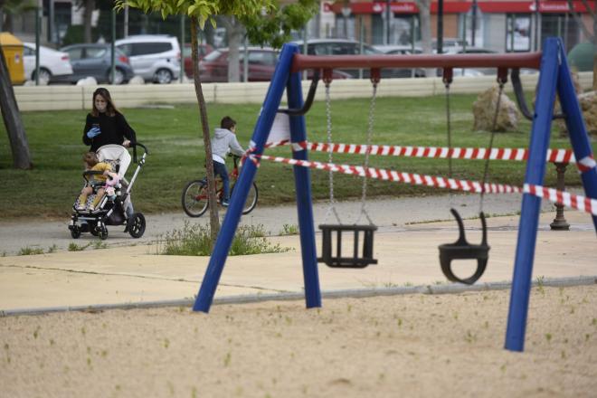 Niños en los parques de Sevilla durante la pandemia del coronavirus