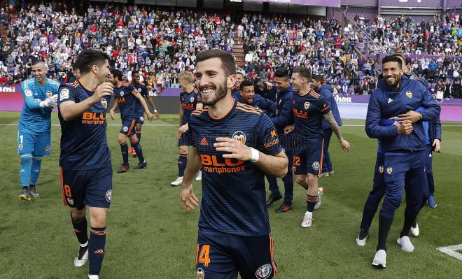 Cinco momentos en la carrera de Gayà (Foto: Valencia CF)