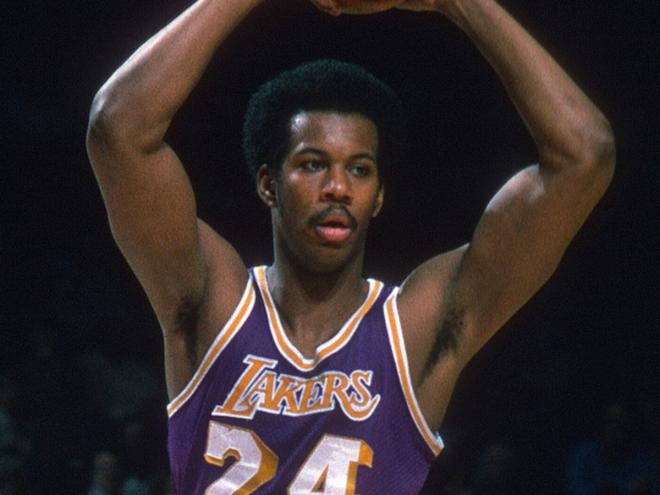 Kermit Washington, durante su etapa en Los Angeles Lakers.