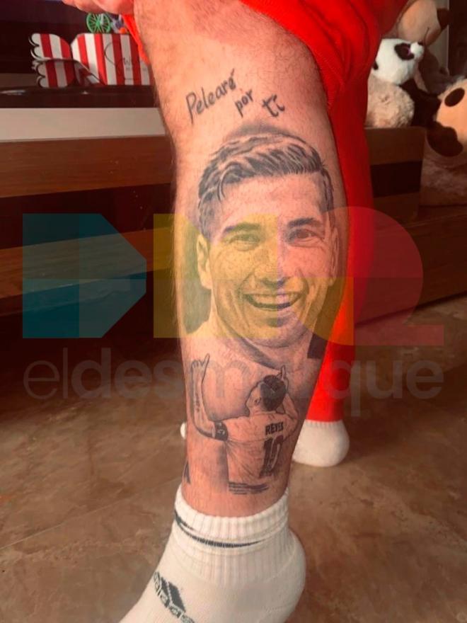 Tatuaje de Juan Manuel Calderón en honor a Reyes (Foto: ElDesmarque).
