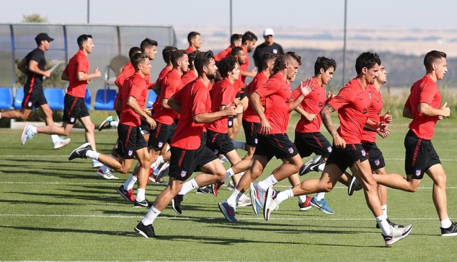 Los jugadores del Atlético corren en Los Ángeles de San Rafael (Foto: ATM).