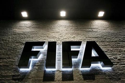 La FIFA cambia la norma de los fichajes.