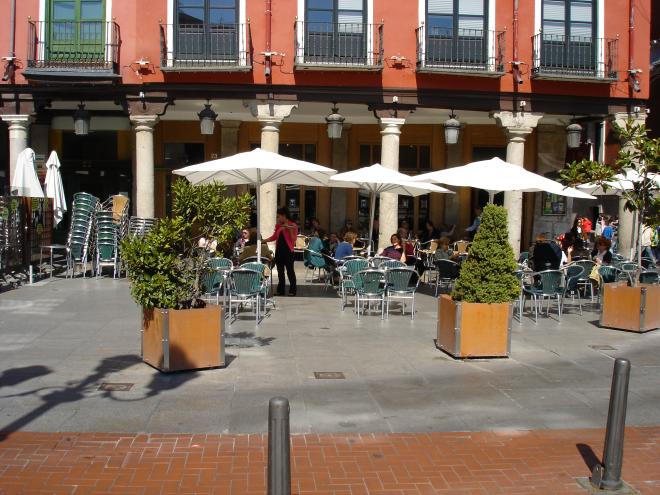 Terraza en la Plaza Mayor de Valladolid.