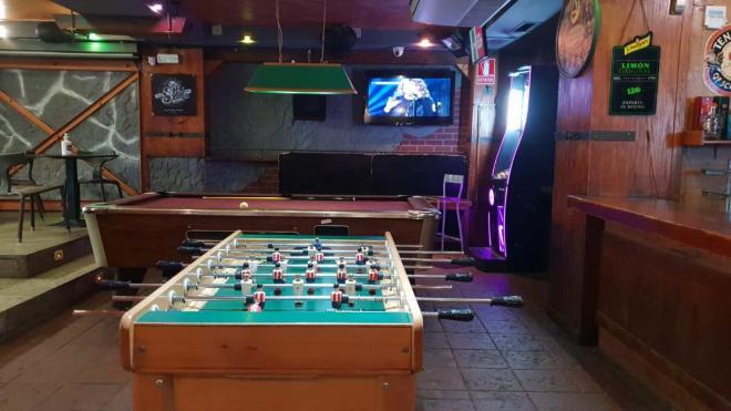 Una mesa de futbolín, en el bar Tattom Road.