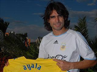 Ayala con la camiseta del Villarreal CF