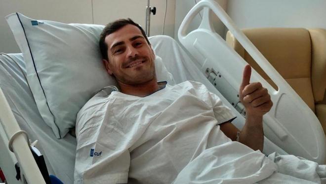 Iker Casillas tras sufrir el infarto (Foto: Twitter)