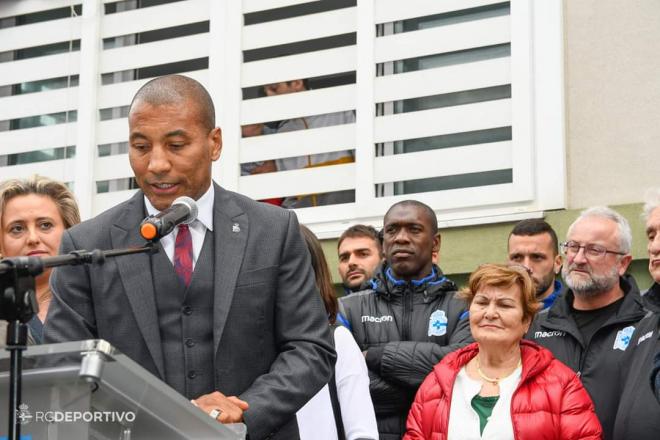 Mauro Silva en la inauguración de su calle en A Coruña (Foto:RCD)
