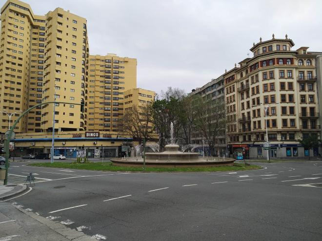 Plaza y fuente de Cuatro Caminos en A Coruña (Foto@policia_coruna)