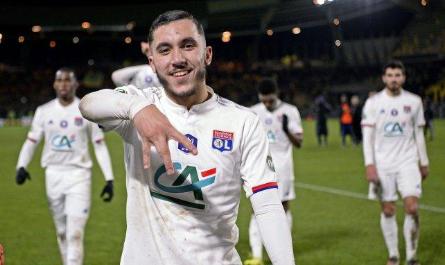 Rayan Cherki celebra un gol con el Olympique de Lyon.