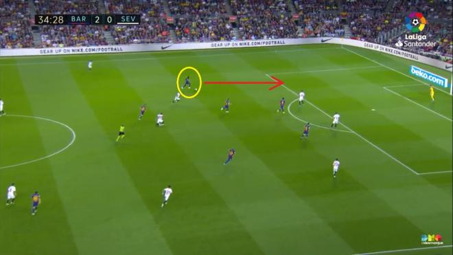 Dembélé encara la portería contraria con espacio en una acción que terminará en gol.