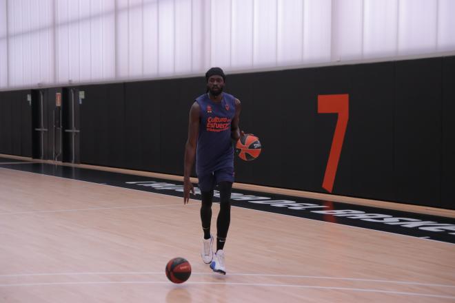 Valencia Basket comienza con el trabajo individual (Foto: M. A. Polo)