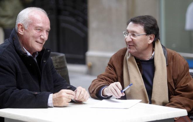 Juan José Murria y Vicente Furió, presidente de la Fundación 'Cent Anys'. (Foto: Levante UD)