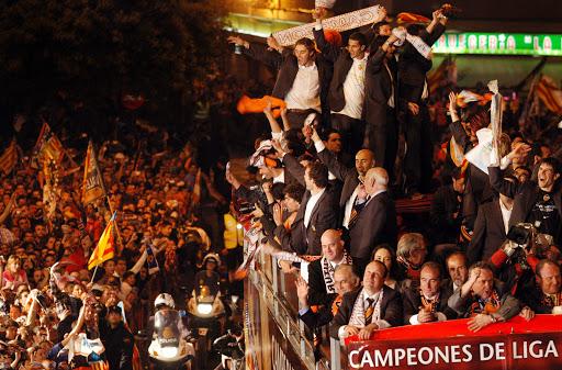 Campeones de Liga 2004 (Foto: EFE)