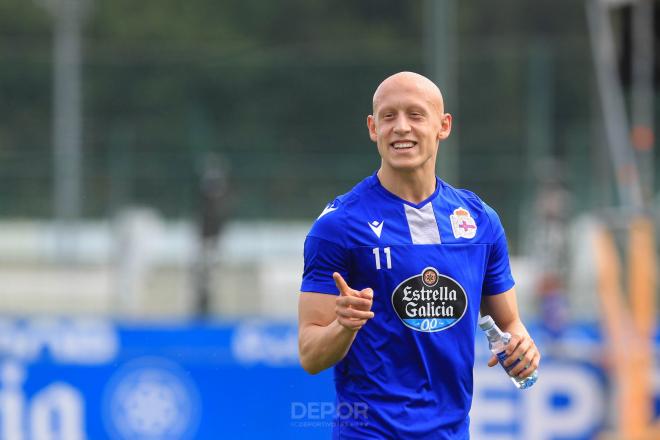 Víctor Mollejo durante un entrenamiento en Abegondo (Foto:RCD)