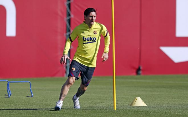 Leo Messi, en el entrenamiento del Barcelona (Foto: Miguel Ruiz).