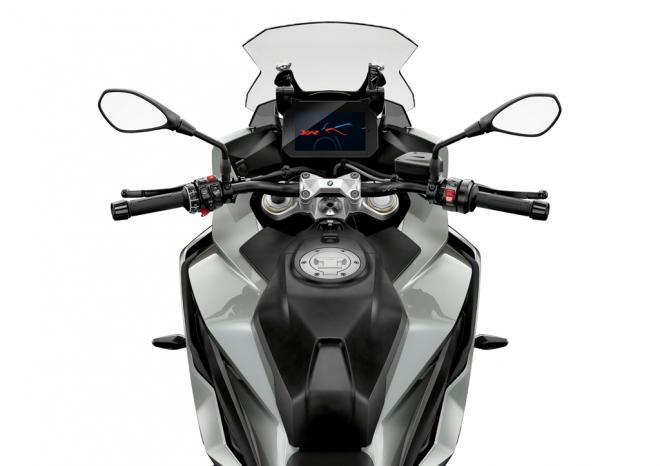 BMW S 1000 XR.