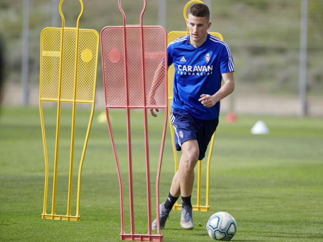 Nieto en un entrenamiento del Real Zaragoza (Foto: Tino Gil/Real Zaragoza).