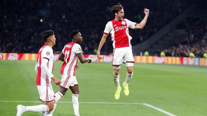 Tagliafico celebra un gol con el Ajax (Foto: EFE).