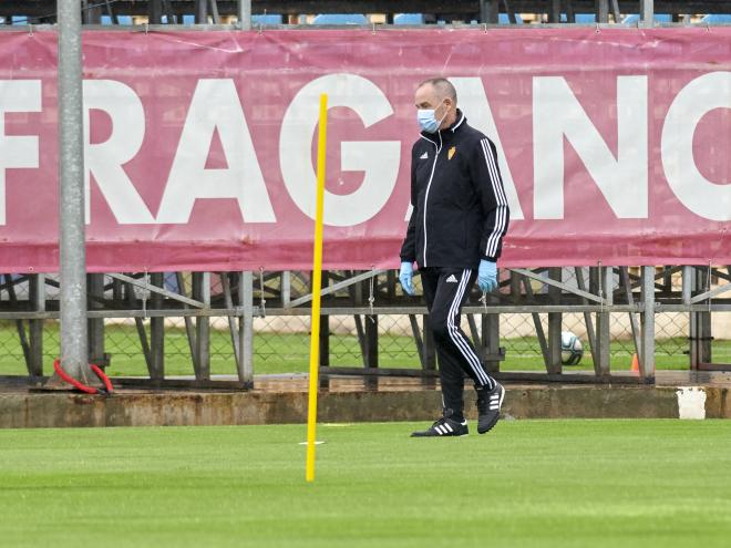 Víctor en un entrenamiento del Real Zaragoza (Foto: Tino Gil/Real Zaragoza).