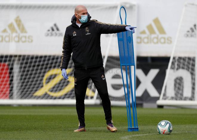 Zidane, en una sesión del Real Madrid (Foto: RM).