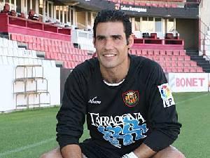 Juanmi García posando como jugador del Nàstic de Tarragona, último equipo en el que jugó.