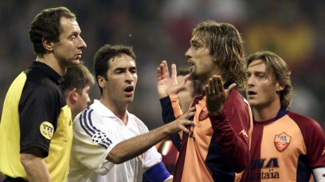 Batistuta, Totti y Raúl, en un partido entre la Roma y el Real Madrid.