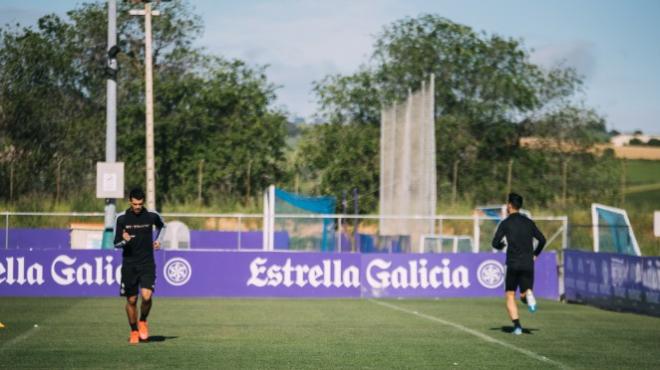 Pedro Porro y Javi Moyano se entrenan individualmente en los Anexos (Foto: Real Valladolid).