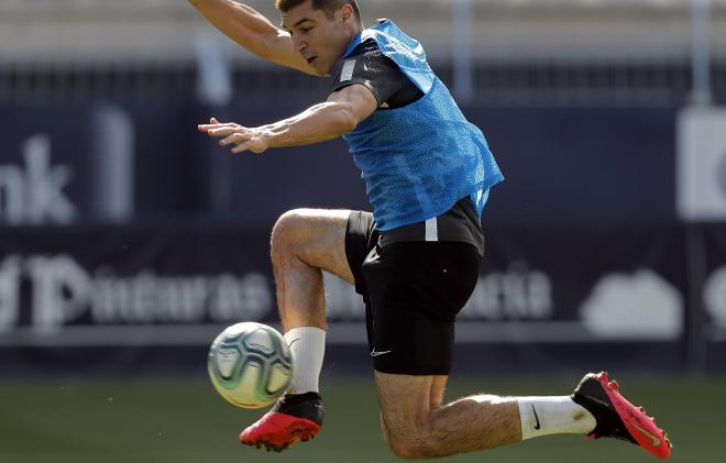 Diego González, en un entrenamiento con el Málaga (Fotos: LaLiga).