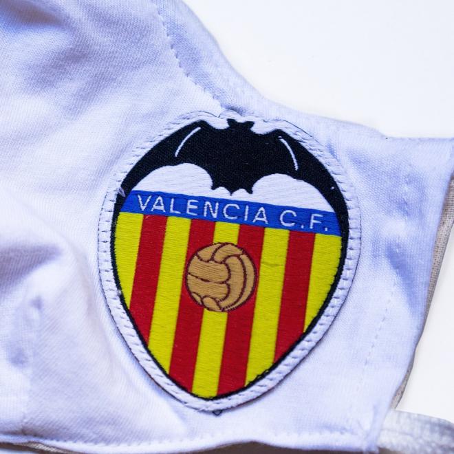 Mascarillas del Valencia CF con camisetas recicladas