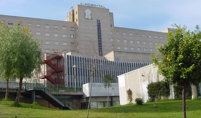 Hospital Universitario de Valme, uno de los que tuvieron que trasladar pacientes a otros centros en Andalucía.