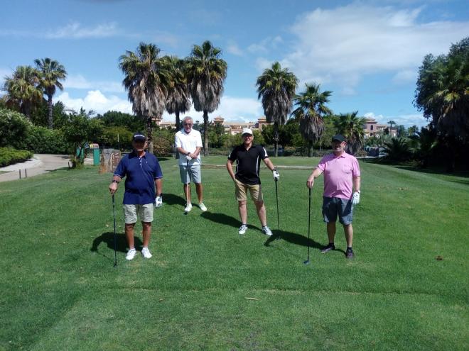 Algunos jugadores disfrutan de las instalaciones del Isla Canela Golf (Foto: @RFGA_Golf).